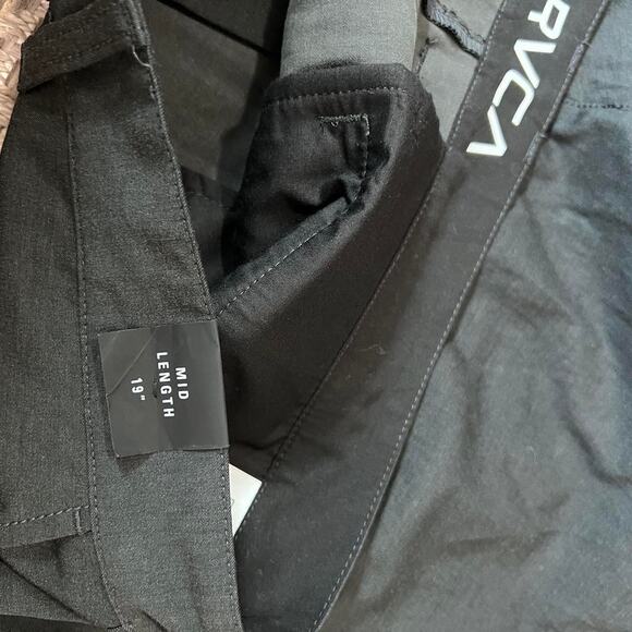 Rvca mid length shorts SZ 38 - Picture 4 of 5